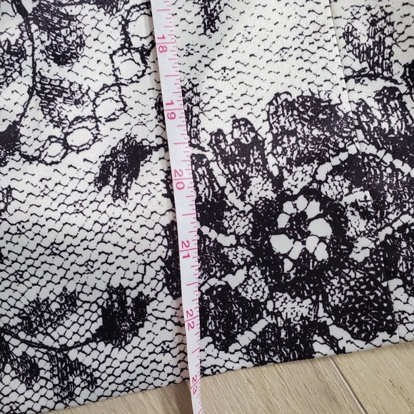 The Limited Scandal Collection Ivory Jacket Rare EUC - Picture 6 of 8